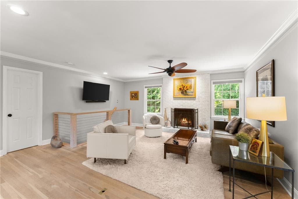 3 bedroom, 4 bathroom, 3,114 sq ft single family residence for sale at 2905 Lanier Beach South Road, Cumming, GA 30041 — photo 9