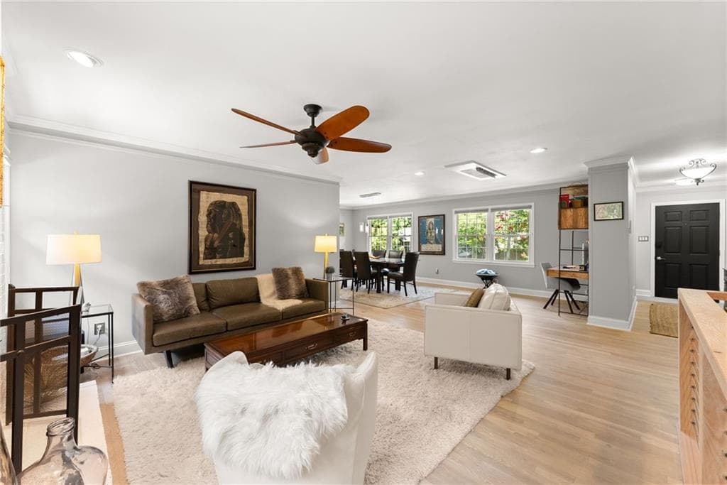 3 bedroom, 4 bathroom, 3,114 sq ft single family residence for sale at 2905 Lanier Beach South Road, Cumming, GA 30041 — photo 10