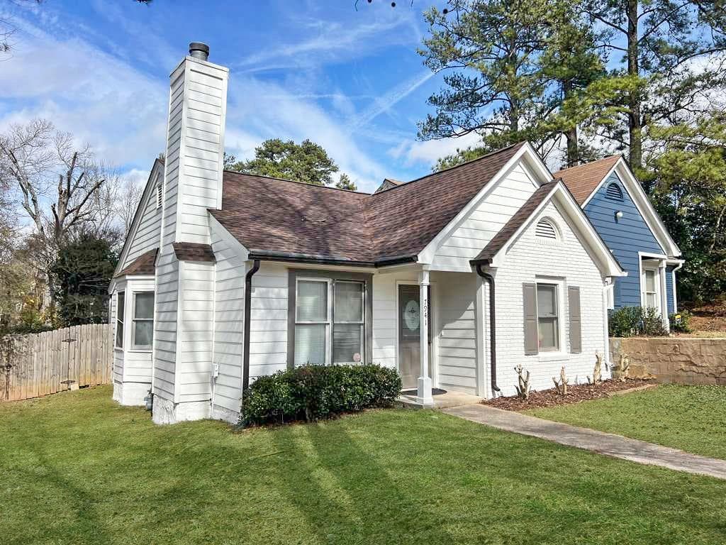 2 bedroom, 2 bathroom, 996 sq ft townhouse for sale at 7941 Creekstone Way, Riverdale, GA 30274 — photo 2