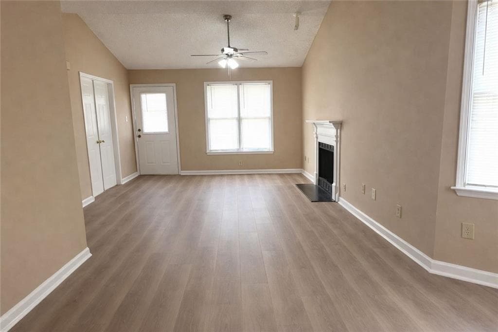 2 bedroom, 2 bathroom, 996 sq ft townhouse for sale at 7941 Creekstone Way, Riverdale, GA 30274 — photo 6