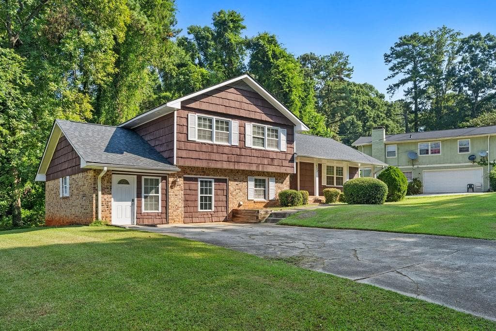 4 bedroom, 3 bathroom, 1,746 sq ft single family residence for rent at 4772 Wildginger Run, Lithonia, GA 30038 for $1,850 a month — photo 2