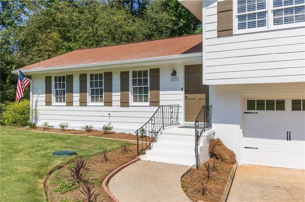 3 bedroom, 2 bathroom, 1,555 sq ft single family residence under contract at 3031 Frankie Lane, Duluth, GA 30096 — photo 4