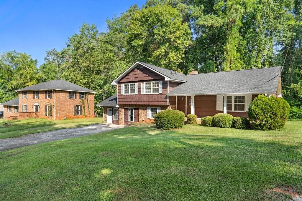 4 bedroom, 3 bathroom, 1,746 sq ft single family residence for rent at 4772 Wildginger Run, Lithonia, GA 30038 for $1,850 a month — photo 3