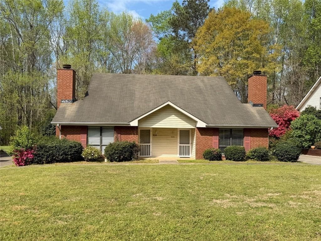 duplex under contract at 504-6 Plymouth Lane, Alpharetta, GA 30009