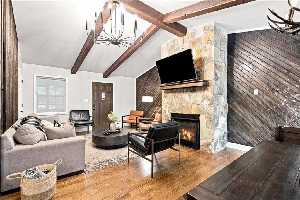 3 bedroom, 2 bathroom, 2,880 sq ft single family residence for sale at 33 Pigeon Creek Drive, Blue Ridge, GA 30513 — photo 10