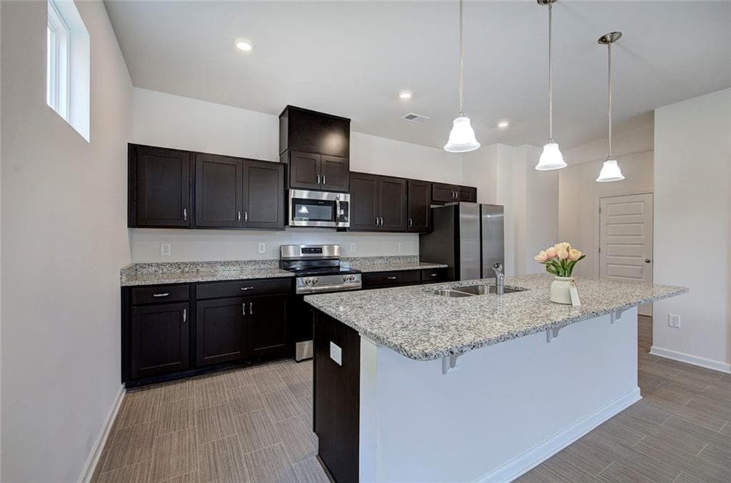 3 bedroom, 3 bathroom, 2,244 sq ft single family residence for sale at 416 PERTH Drive, Cartersville, GA 30121 — photo 8