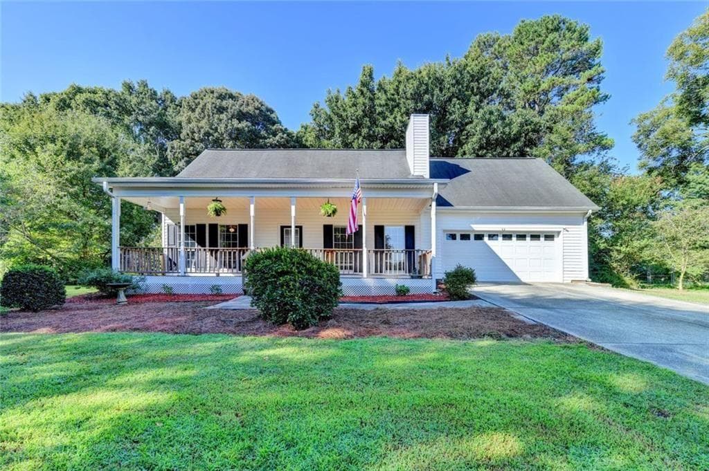3 bedroom, 2 bathroom, 1,326 sq ft single family residence for sale at 85 Cypress Place, Winder, GA 30680 — photo 4