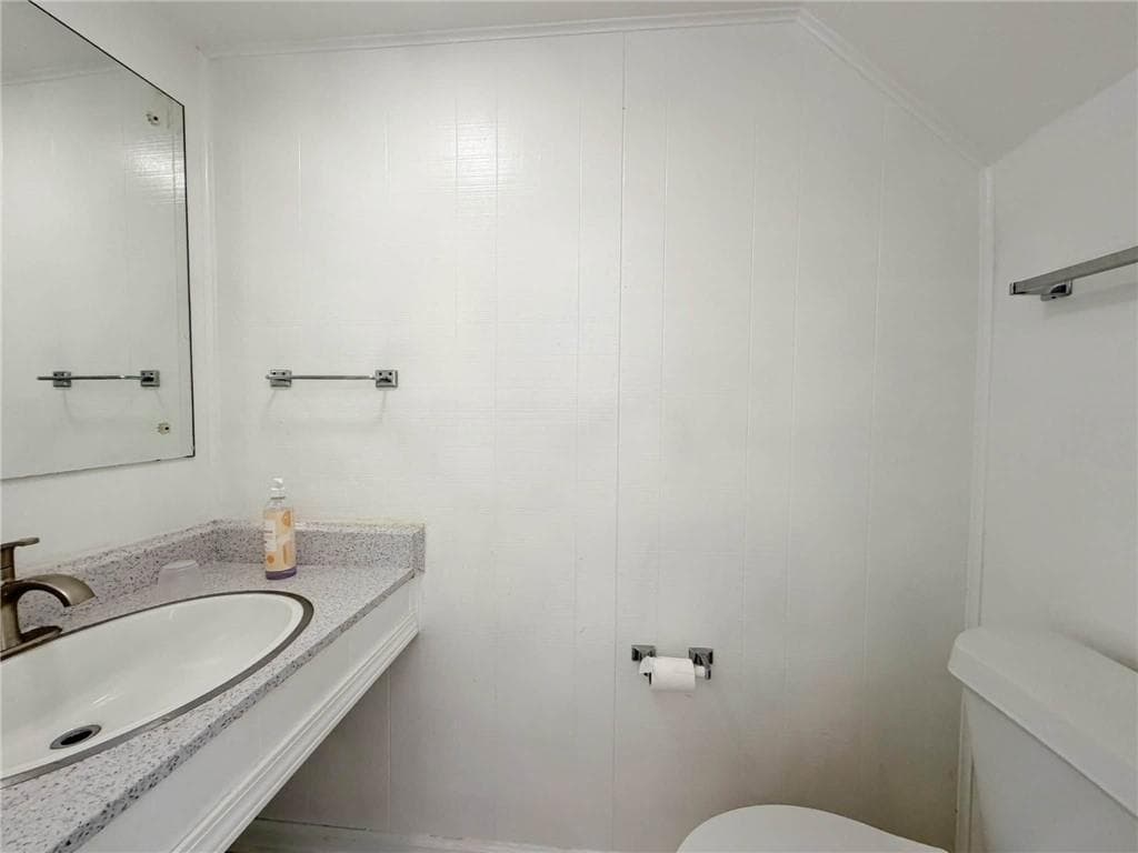 2 bedroom, 2 bathroom, 960 sq ft condominium for sale at 3079 Colonial Way B, Atlanta, GA 30341 — photo 9