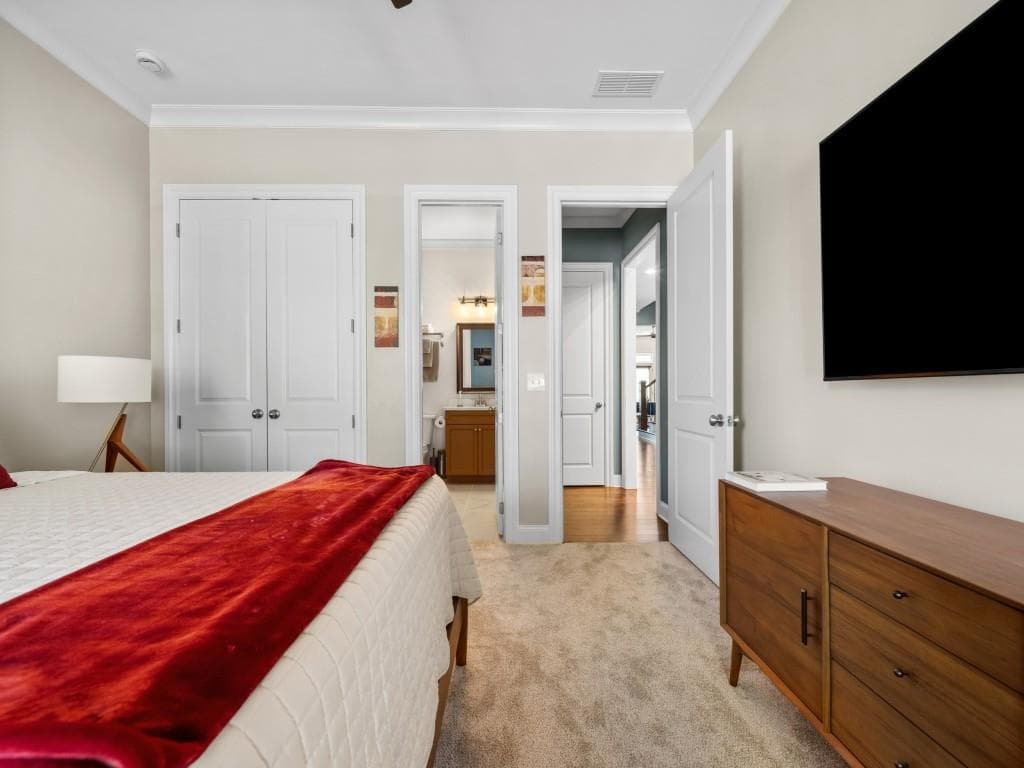 5 bedroom, 5 bathroom, 4,250 sq ft single family residence for sale at 6385 Bellmoore Park Lane, Johns Creek, GA 30097 — photo 6