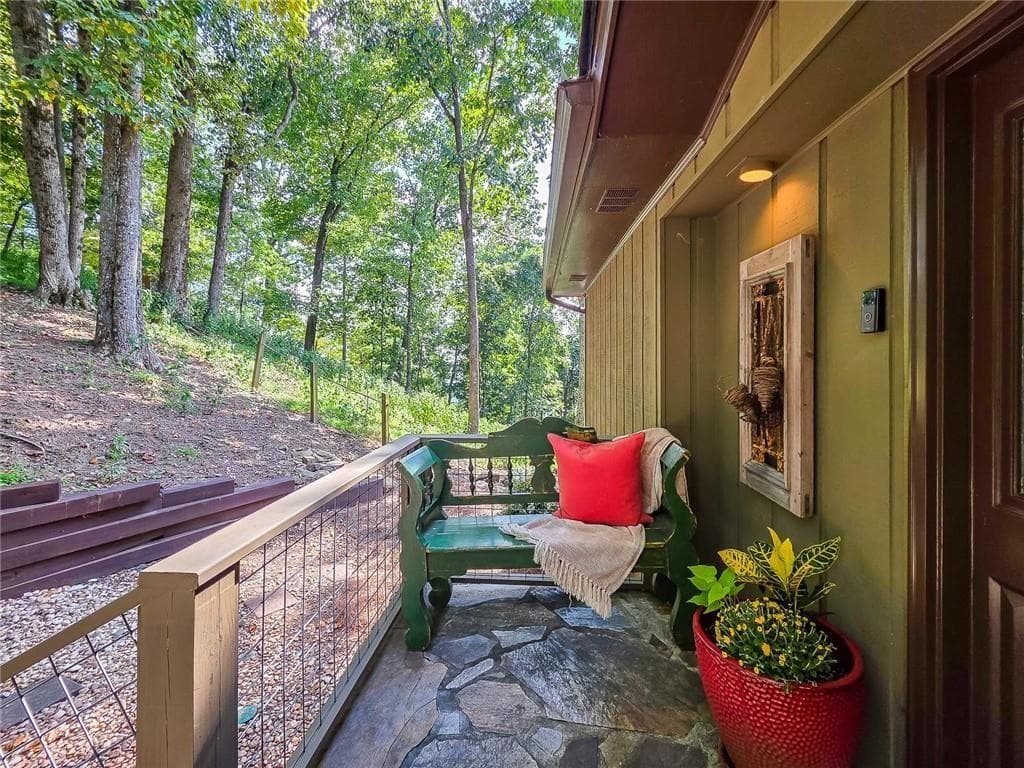 3 bedroom, 3 bathroom, 3,086 sq ft single family residence for sale at 493 Starcross Lane, Jasper, GA 30143 — photo 4