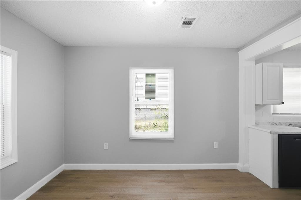 3 bedroom, 1 bathroom, 975 sq ft single family residence under contract at 890 Mcwilliams Road, Atlanta, GA 30315 — photo 5