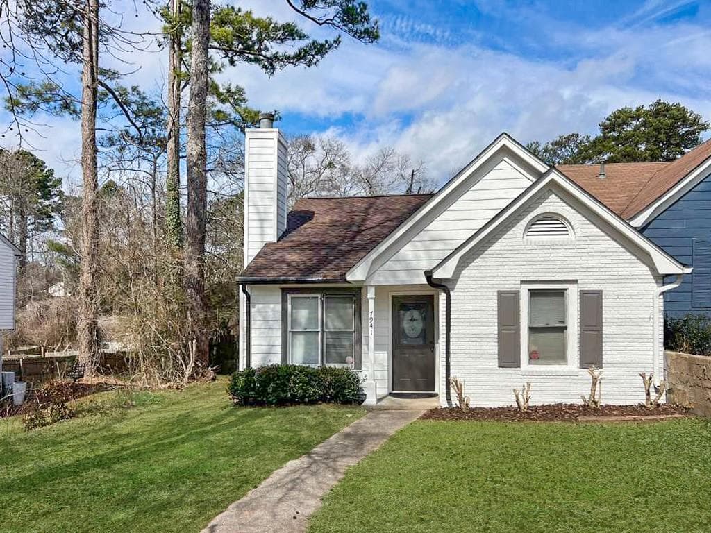 2 bedroom, 2 bathroom, 996 sq ft townhouse for rent at 7941 Creekstone Way, Riverdale, GA 30274 for $1,500 a month