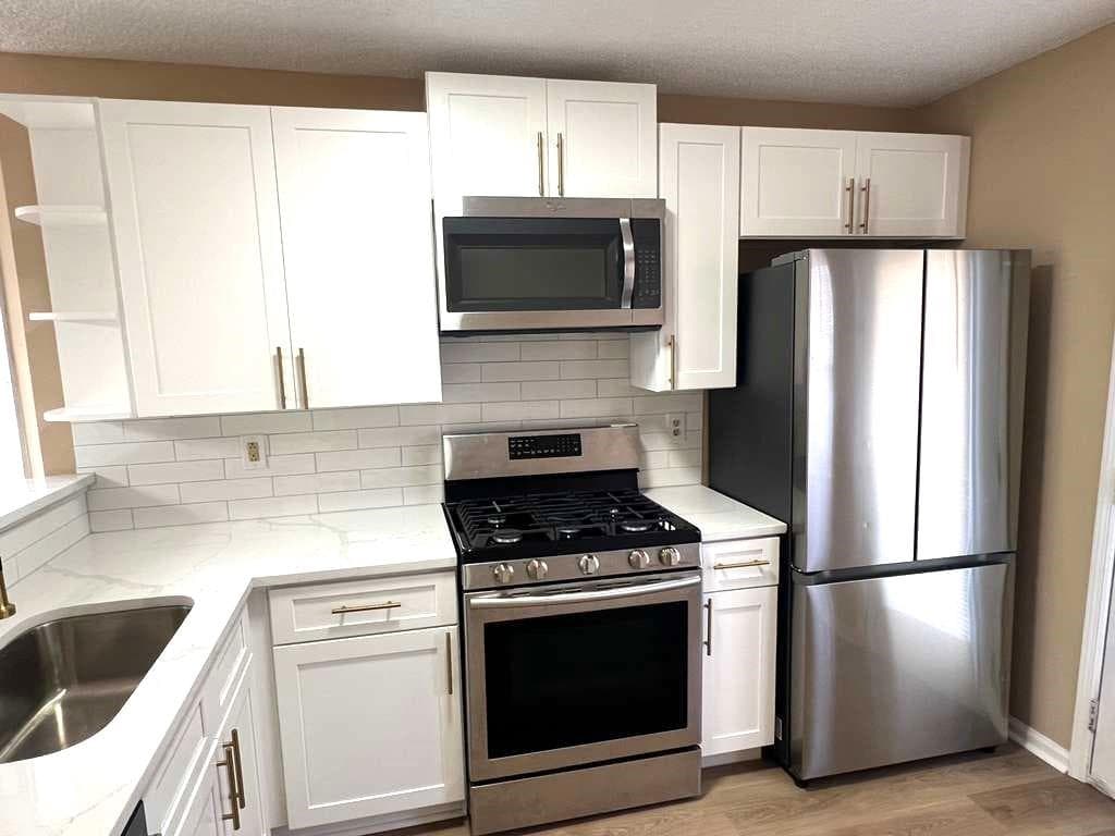 2 bedroom, 2 bathroom, 996 sq ft townhouse for rent at 7941 Creekstone Way, Riverdale, GA 30274 for $1,500 a month — photo 4