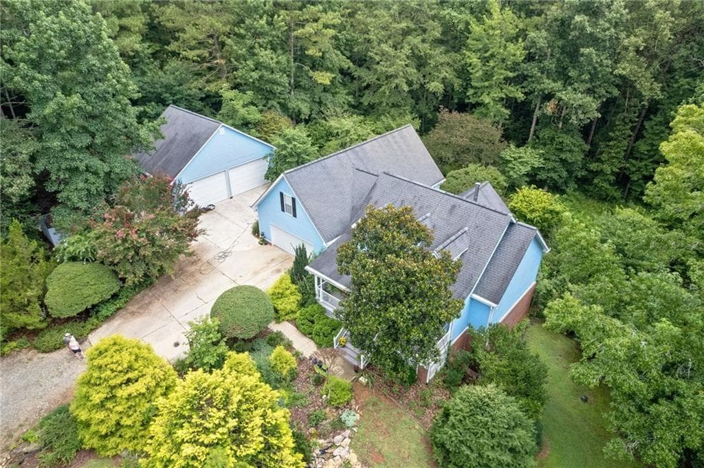3 bedroom, 3 bathroom, 2,065 sq ft single family residence for sale at 1555 Maple Ridge Drive, Loganville, GA 30052