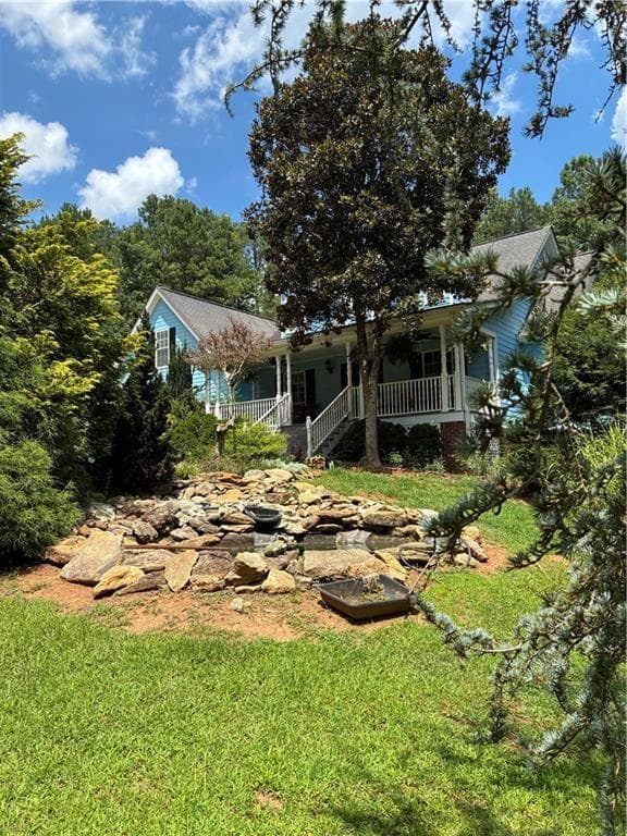 3 bedroom, 3 bathroom, 2,065 sq ft single family residence for sale at 1555 Maple Ridge Drive, Loganville, GA 30052 — photo 4