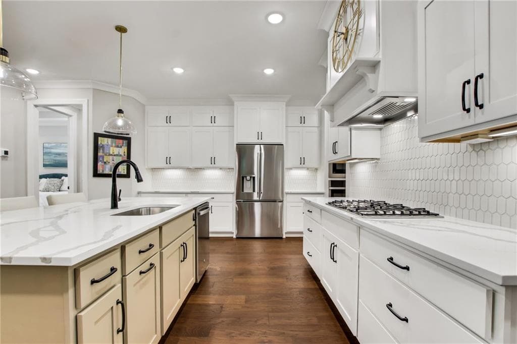 4 bedroom, 4 bathroom, 3,155 sq ft single family residence for sale at 2340 Windsor Bluffs Drive, Cumming, GA 30041 — photo 5