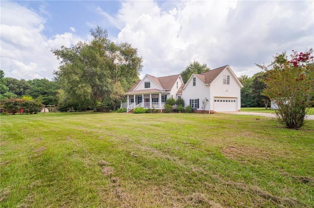 3 bedroom, 4 bathroom, 2,580 sq ft single family residence for sale at 380 Bay Springs, Sandersville, GA 31082 — photo 1 of 60