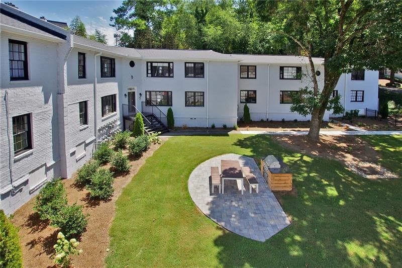 2 bedroom, 2 bathroom, 827 sq ft condominium for rent at 99 Peachtree Memorial Drive C2, Atlanta, GA 30309 for $2,100 a month — photo 3