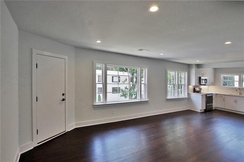 2 bedroom, 2 bathroom, 827 sq ft condominium for rent at 99 Peachtree Memorial Drive C2, Atlanta, GA 30309 for $2,100 a month — photo 7