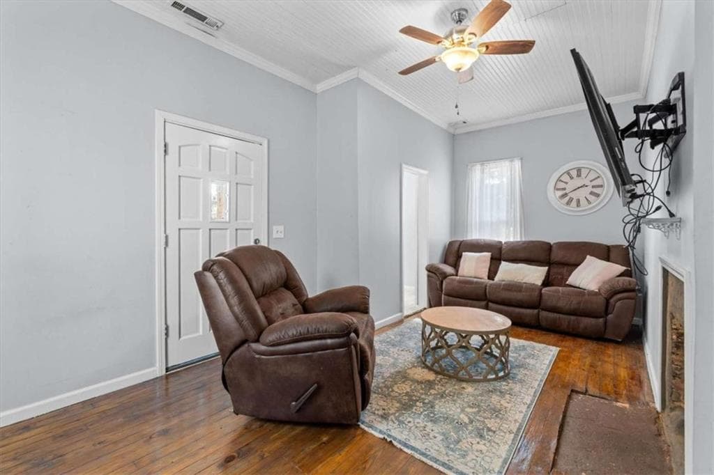 2 bedroom, 1 bathroom, 1,200 sq ft single family residence under contract at 105 Avenue C, Carrollton, GA 30117 — photo 4