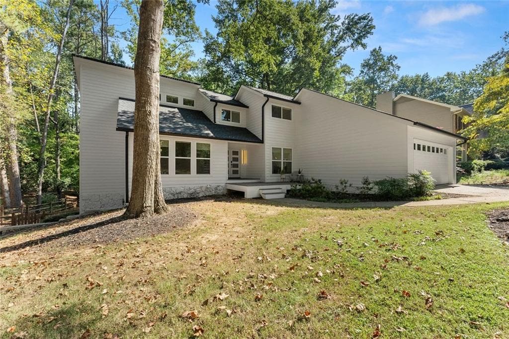 5 bedroom, 5 bathroom, 4,103 sq ft single family residence for sale at 3040 Roxburgh Drive, Roswell, GA 30076 — photo 7