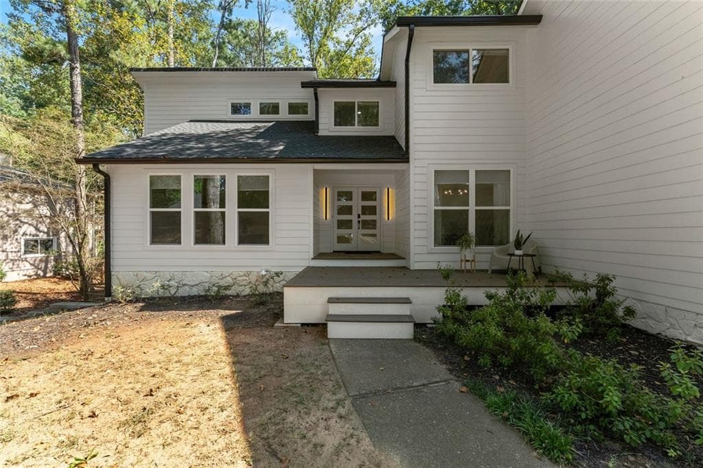 5 bedroom, 5 bathroom, 4,103 sq ft single family residence for sale at 3040 Roxburgh Drive, Roswell, GA 30076 — photo 9