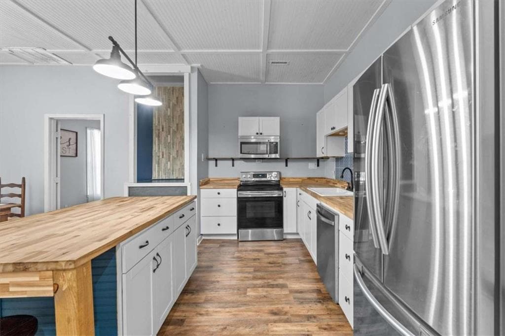 2 bedroom, 1 bathroom, 1,200 sq ft single family residence under contract at 105 Avenue C, Carrollton, GA 30117 — photo 7