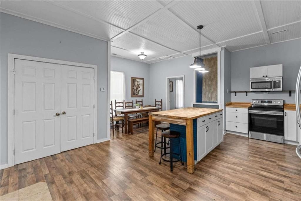 2 bedroom, 1 bathroom, 1,200 sq ft single family residence under contract at 105 Avenue C, Carrollton, GA 30117 — photo 8