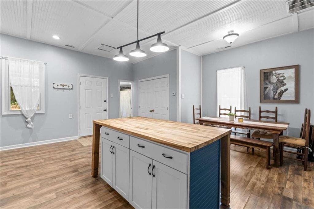 2 bedroom, 1 bathroom, 1,200 sq ft single family residence under contract at 105 Avenue C, Carrollton, GA 30117 — photo 9