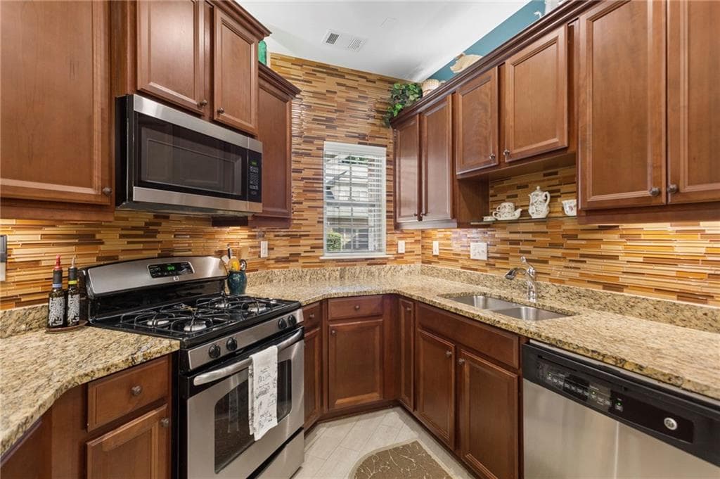 3 bedroom, 3 bathroom, 2,176 sq ft condominium for sale at 120 Chastain Road 1108, Kennesaw, GA 30144 — photo 10