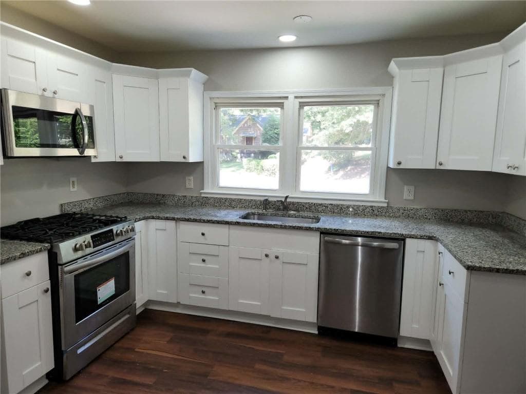 4 bedroom, 2 bathroom, 1,170 sq ft single family residence for rent at 1444 Boulevard Lorraine, Atlanta, GA 30311 for $1,995 a month — photo 4