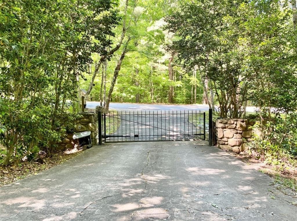 4 bedroom, 4 bathroom, 5,279 sq ft single family residence for sale at 6250 White Mill Road, Fairburn, GA 30213 — photo 2