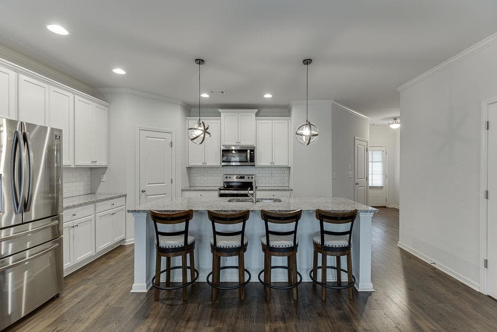 3 bedroom, 3 bathroom, 2,020 sq ft townhouse for sale at 5634 Parkview Lane, Flowery Branch, GA 30542 — photo 5