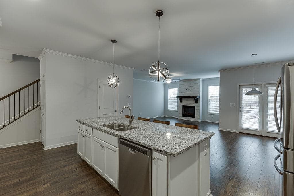 3 bedroom, 3 bathroom, 2,020 sq ft townhouse for sale at 5634 Parkview Lane, Flowery Branch, GA 30542 — photo 7