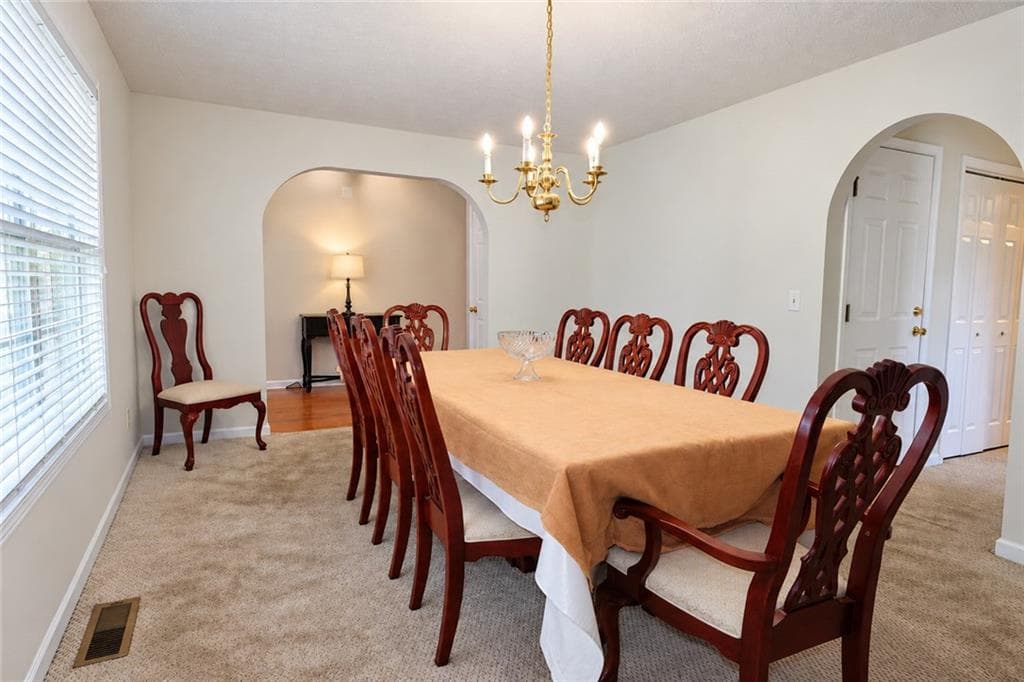 7 bedroom, 5 bathroom, 4,514 sq ft single family residence for sale at 334 Covington Drive, Hiram, GA 30141 — photo 3