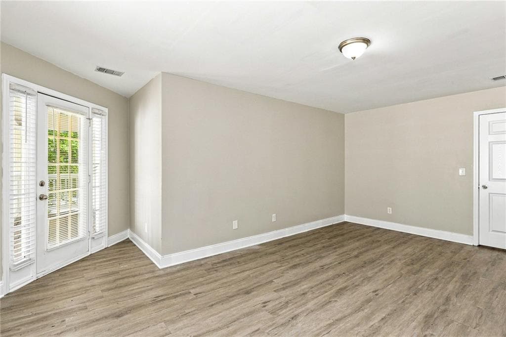 3 bedroom, 3 bathroom, 2,320 sq ft single family residence for rent at 990 Lena Street, Atlanta, GA 30314 for $2,525 a month — photo 8