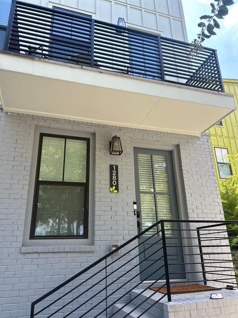 2 bedroom, 2 bathroom, 1,004 sq ft townhouse for sale at 1280 Longreen Terrace, Atlanta, GA 30318 — photo 3
