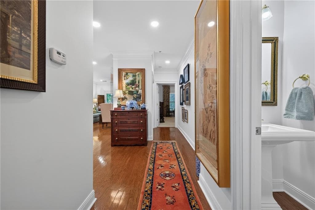 1 bedroom, 2 bathroom, 1,025 sq ft condominium for sale at 5415 Northland Drive 307, Atlanta, GA 30342 — photo 5