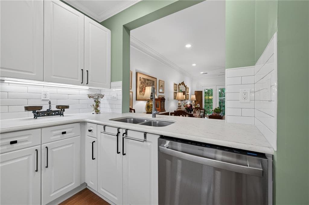 1 bedroom, 2 bathroom, 1,025 sq ft condominium for sale at 5415 Northland Drive 307, Atlanta, GA 30342 — photo 8