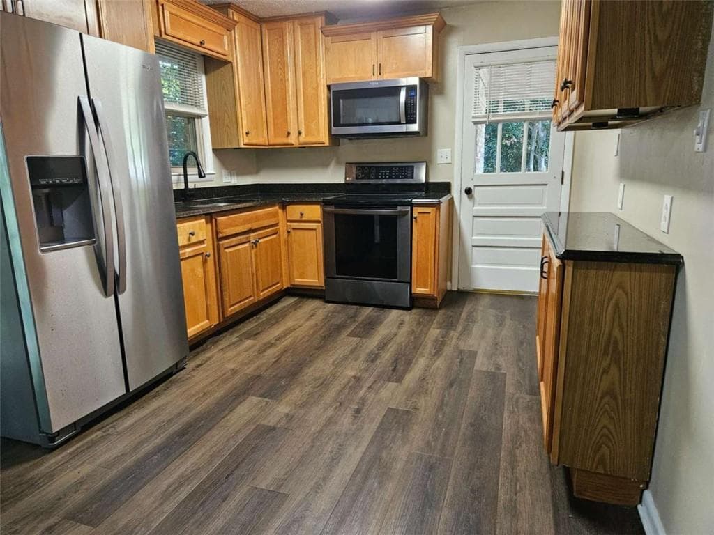 3 bedroom, 1 bathroom, 1,075 sq ft single family residence under contract at 3766 Renee Circle, Gainesville, GA 30507 — photo 6