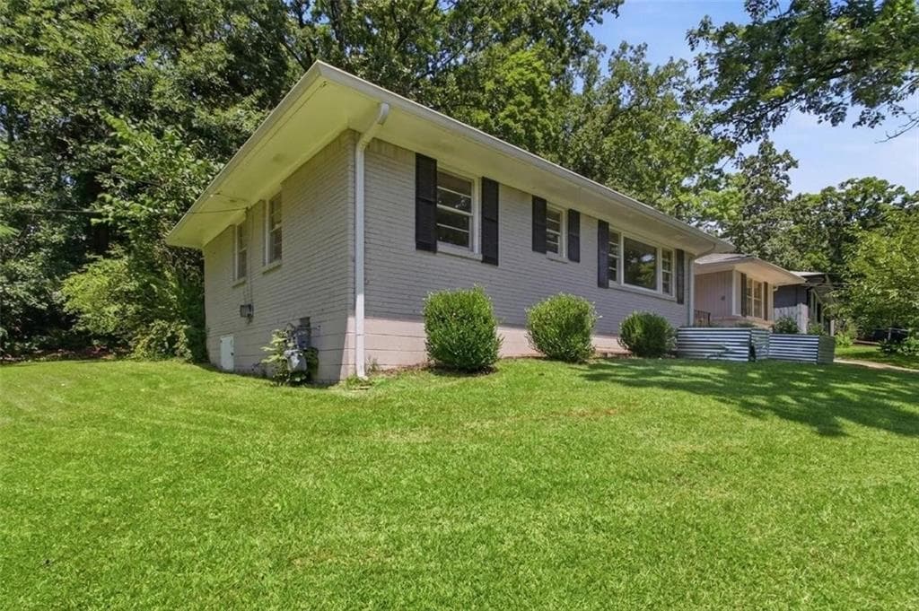 3 bedroom, 2 bathroom, 1,381 sq ft single family residence for sale at 1763 Meadowglades Drive, Decatur, GA 30035 — photo 2