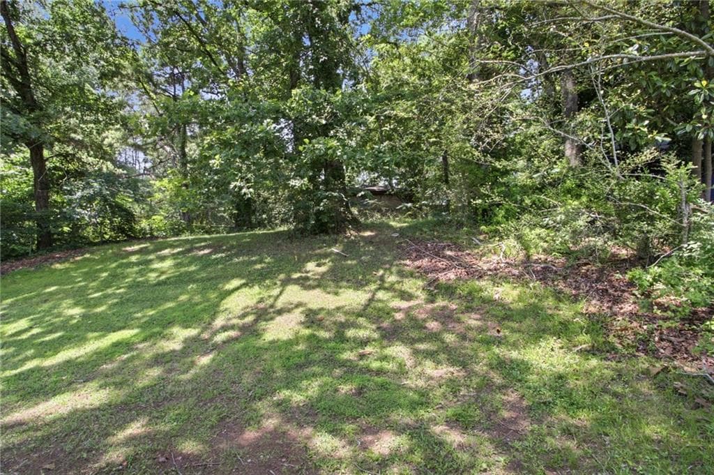 3 bedroom, 2 bathroom, 1,381 sq ft single family residence for sale at 1763 Meadowglades Drive, Decatur, GA 30035 — photo 6