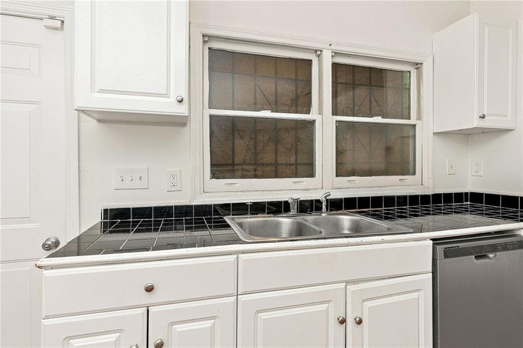4 bedroom, 3 bathroom, 1,280 sq ft single family residence for rent at 56 Vanira Avenue, Atlanta, GA 30315 for $2,040 a month — photo 4