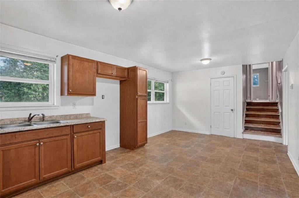3 bedroom, 2 bathroom, 1,274 sq ft single family residence for sale at 786 S Nottingham Road, Jonesboro, GA 30236 — photo 3