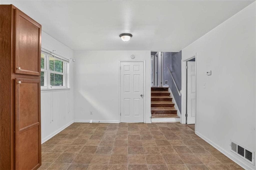 3 bedroom, 2 bathroom, 1,274 sq ft single family residence for sale at 786 S Nottingham Road, Jonesboro, GA 30236 — photo 4