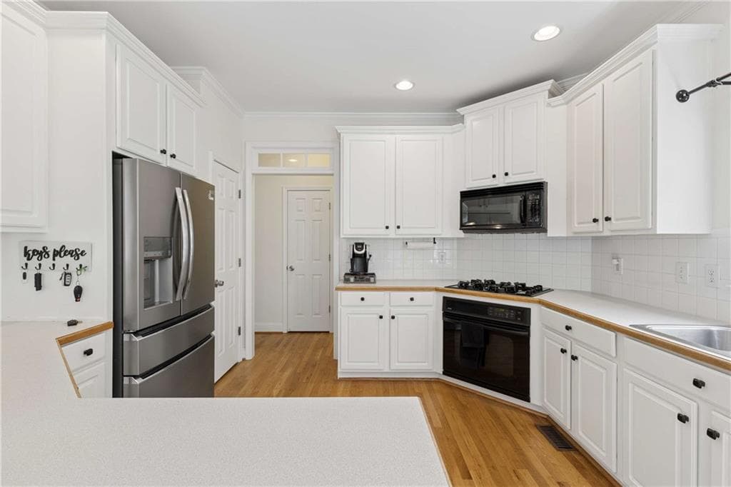 6 bedroom, 5 bathroom, 5,393 sq ft single family residence for sale at 5486 Hedge Brooke Pointe Cove, Acworth, GA 30101 — photo 7