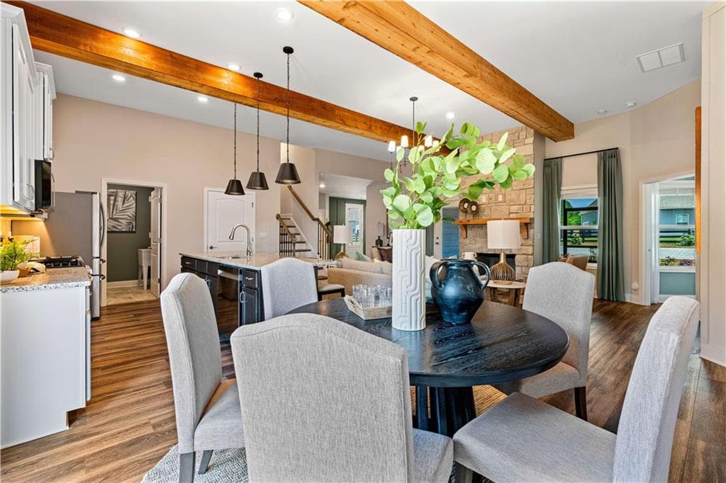 4 bedroom, 3 bathroom, 1,992 sq ft single family residence for sale at 357 Torrey Pines Circle, Villa Rica, GA 30180 — photo 6
