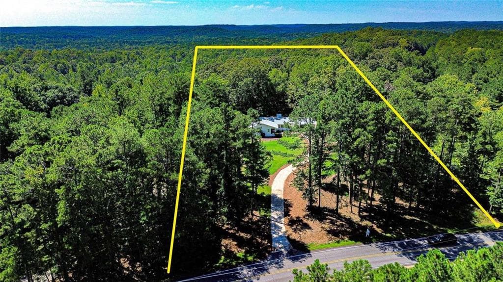 4 bedroom, 3 bathroom, 2,414 sq ft single family residence for sale at 9640 Cedar Grove Road, Chattahoochee Hills, GA 30213 — photo 4