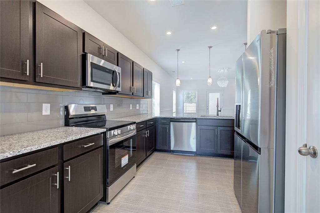 3 bedroom, 3 bathroom, 2,232 sq ft single family residence for sale at 160 Marion Drive, Cartersville, GA 30120 — photo 9