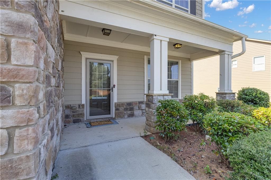 5 bedroom, 3 bathroom, 2,836 sq ft single family residence under contract at 157 Westminster Way, Newnan, GA 30263 — photo 6